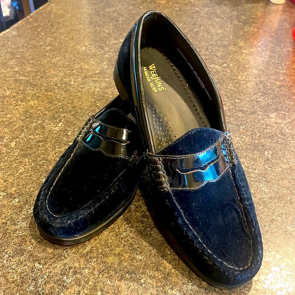 NEVER WORN GH Bass Whitney Navy Blue Suede Weejuns Loafers